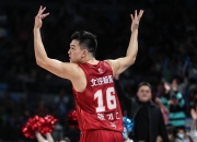 本土球员突破表现，成为球队比赛中的亮点 