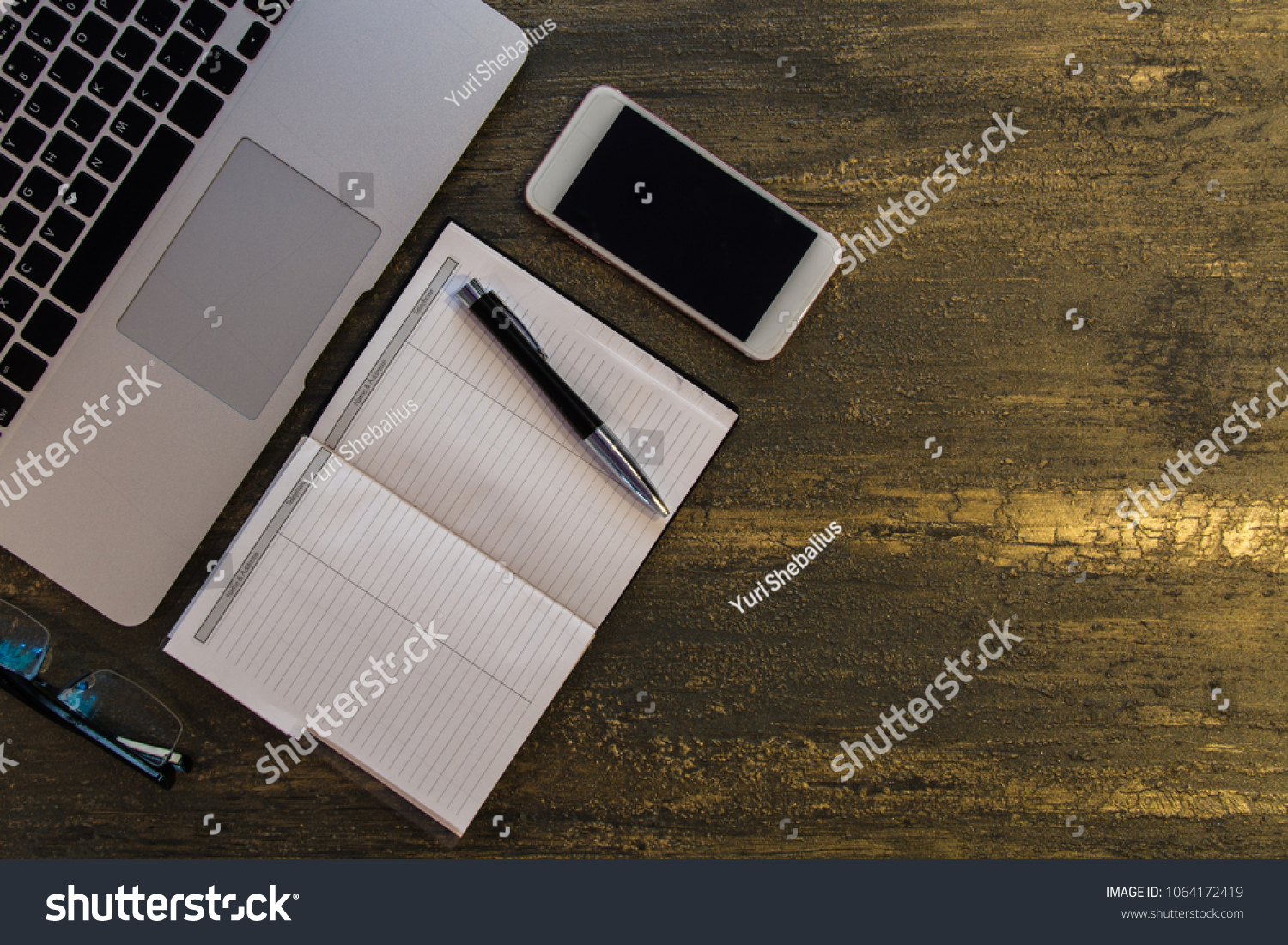 tabal和desk的区别 desk和table有什么区别? 