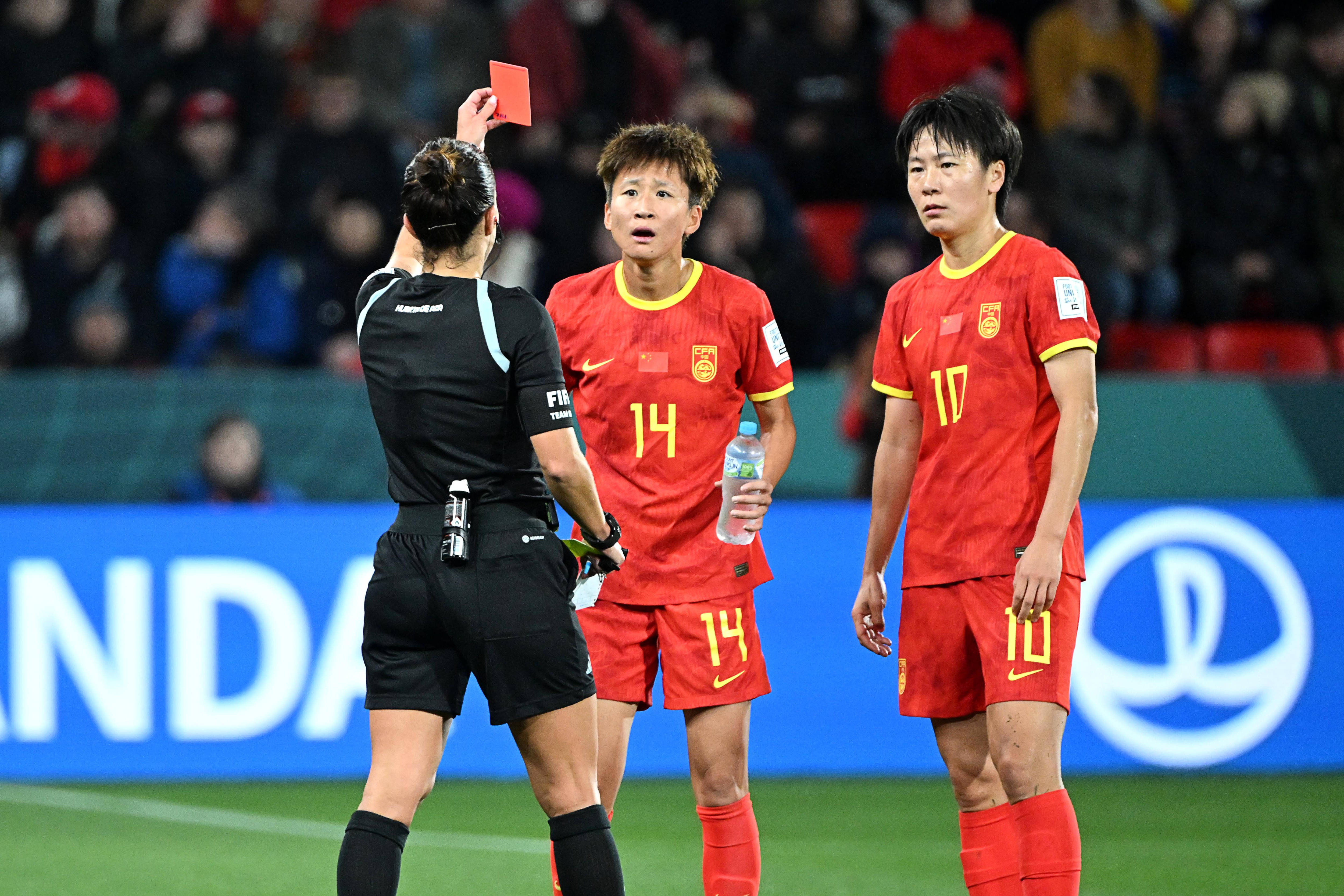 国家队绝佳表现！中国女足赢得观众们的掌声 国家队绝佳表现!中国女足赢得观众们的掌声是什么 