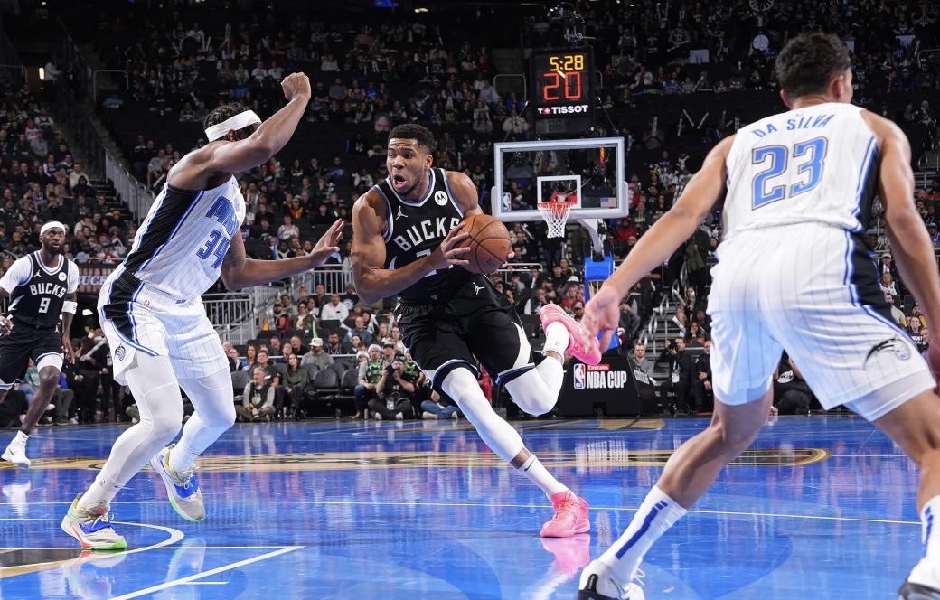 NBA东部决赛：篮网逆转击败雄鹿晋级总决赛 