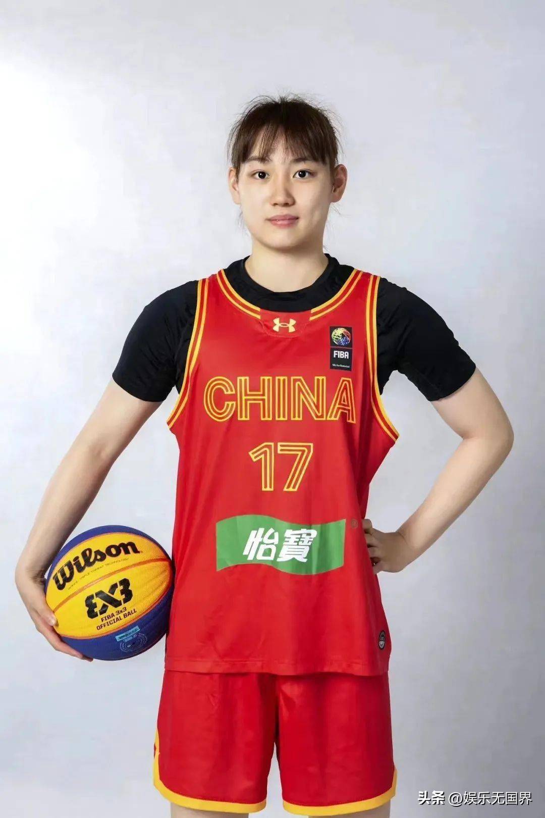 江苏女篮队员成功防守，为球队取胜做贡献 