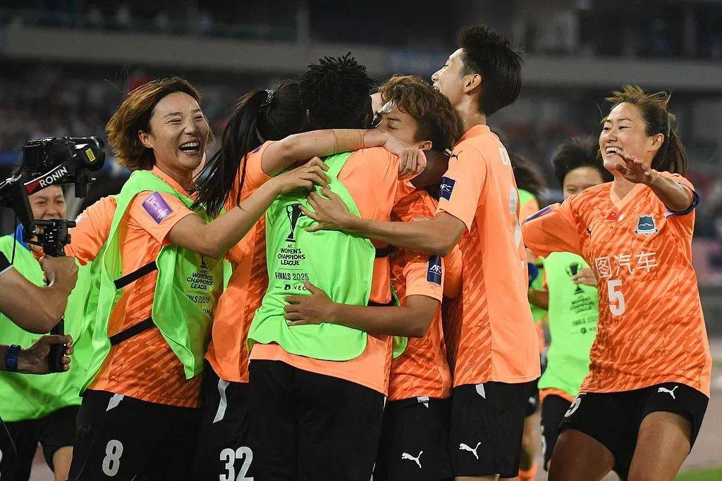 关于非凡表现！国际足球锦标赛女子组四强诞生的信息